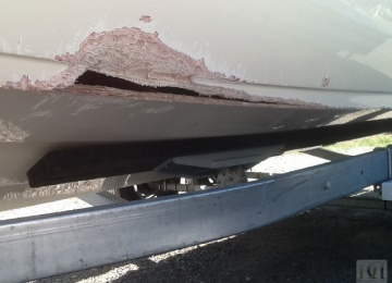 stingray-boat-hull-damage1